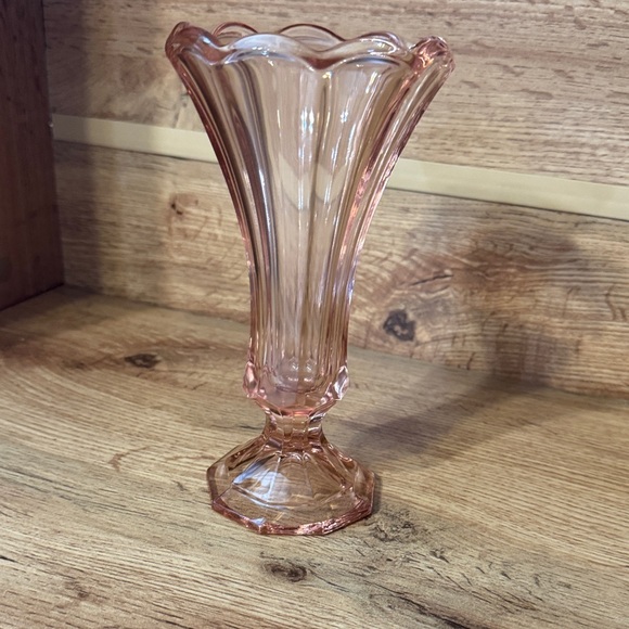 Other - Vintage Fostoria Virginia Peach Elegant  Glass Vase 7”